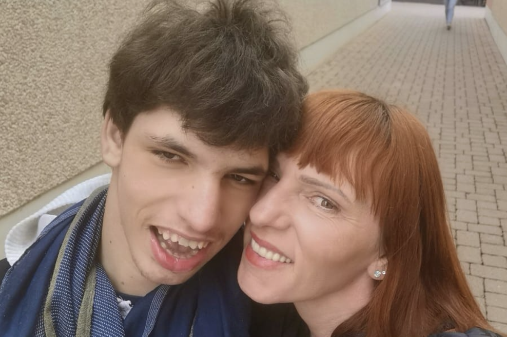 Slovenci v samo štirih dneh zbrali dovolj denarja, da Vid in Vanja ostajata v svoji hiši: "Jočem od sreče in ganjenosti!" (foto: Facebook Vanja Ropič)