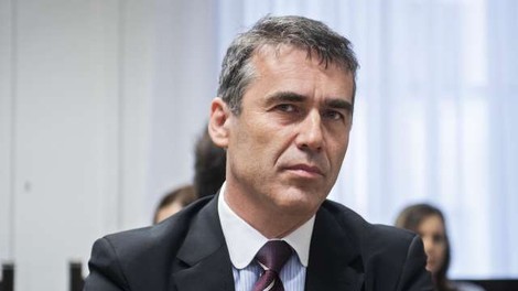 Racmana iz Kanade v Slovenijo deportirali na podlagi priseljenske zakonodaje