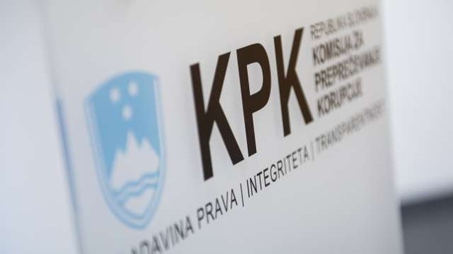 KPK zaznala korupcijska tveganja pri nabavi zaščitne opreme (foto: Bor Slana/STA)