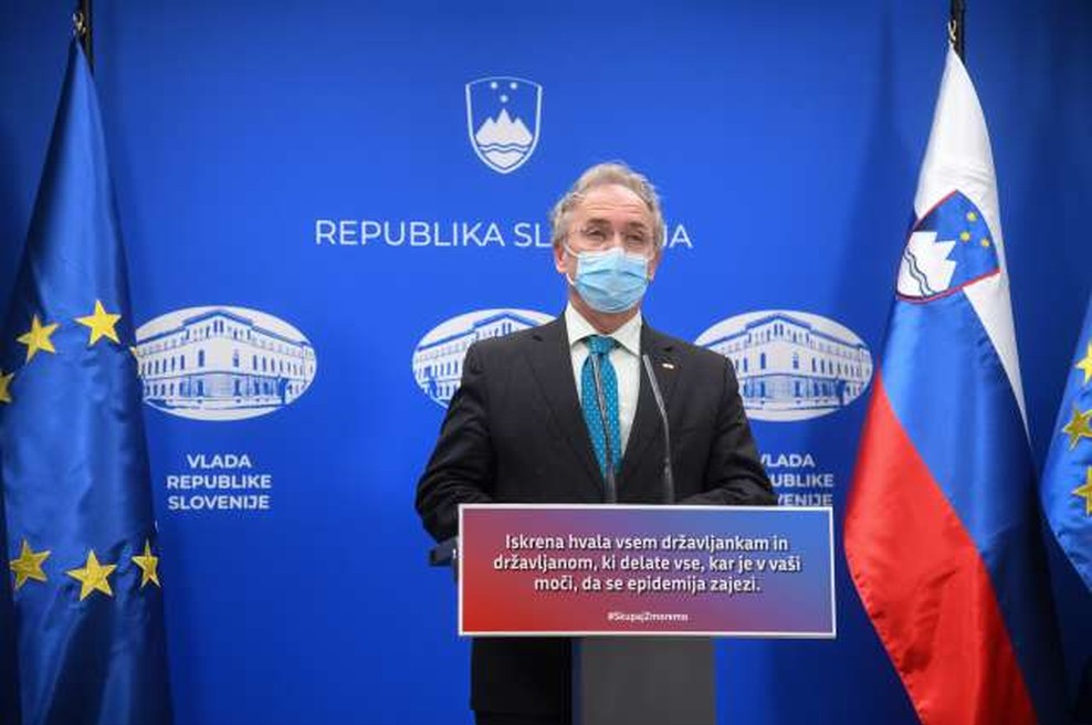 Hojs: Omejitve zbiranja in gibanja se podaljšujejo (foto: Nebojša Tejić/STA)