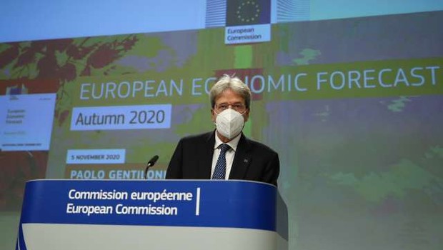 
                            Drugi val pandemije uničuje upanje na hitro okrevanje v Evropi (foto: Thierry Monasse/STA)