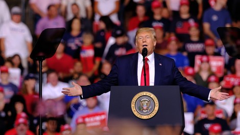 Trumpu zmago na Floridi s podporo Kubancev v Miamiju prineslo zmerjanje Bidena s socialistom