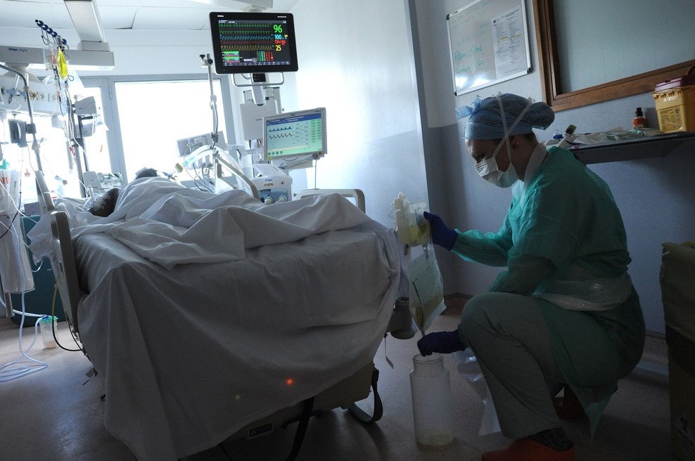 V pandemiji po svetu že več kot 1,25 milijona smrtnih žrtev (foto: profimedia)