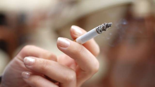 “Ministrstvo za zdravje opozarja: Kajenje je zdravju škodljivo”. (foto: Domen Grögl/STA)