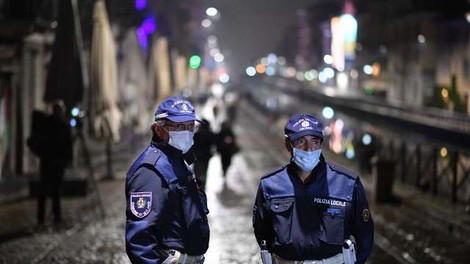 Angleški Collinsov slovar za besedo leta izbral "lockdown"