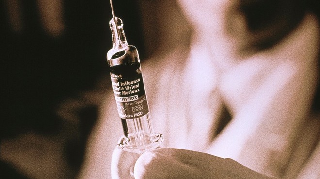 Učinkovito cepivo bi v temeljih spremenilo tok pandemije, sporočajo iz WHO (foto: profimedia)