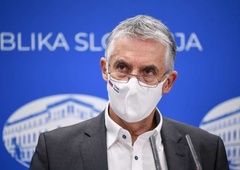 Vsi, ki delajo s covidnimi bolniki, upravičeni do polnega nadomestila v bolniškem staležu