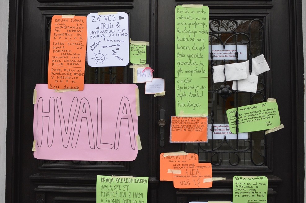 Dijaki Gimnazije Kranj s sporočili ganili profesorje (foto: Spletna stran Gimnazije Kranj)