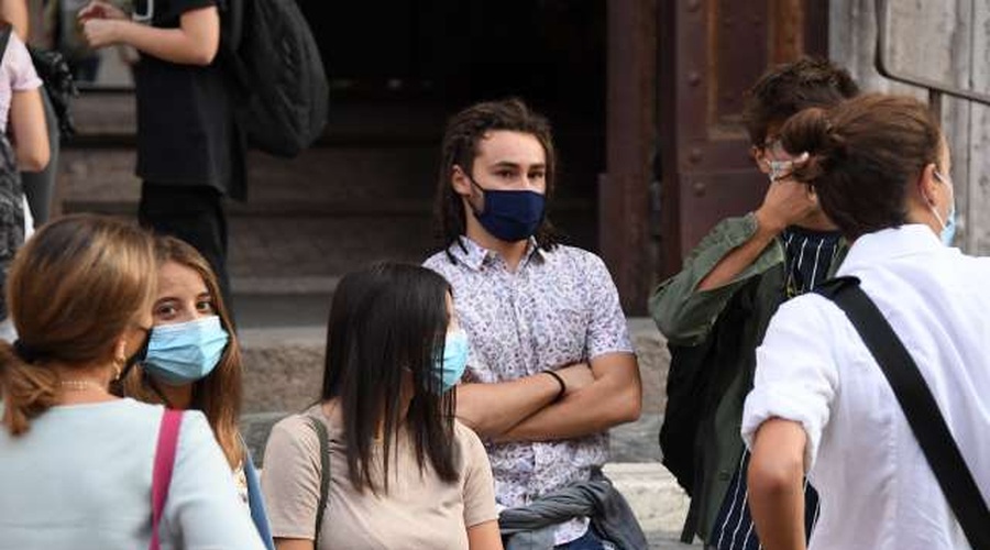 Med evropskimi najstniki vzbujajo skrb nove oblike zasvojenosti (foto: Xinhua/STA)