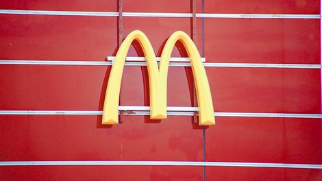 Obožuješ McNuggets? Novo razkritje McDonald'sa te bo vrglo na rit (tega nismo pričakovali!)