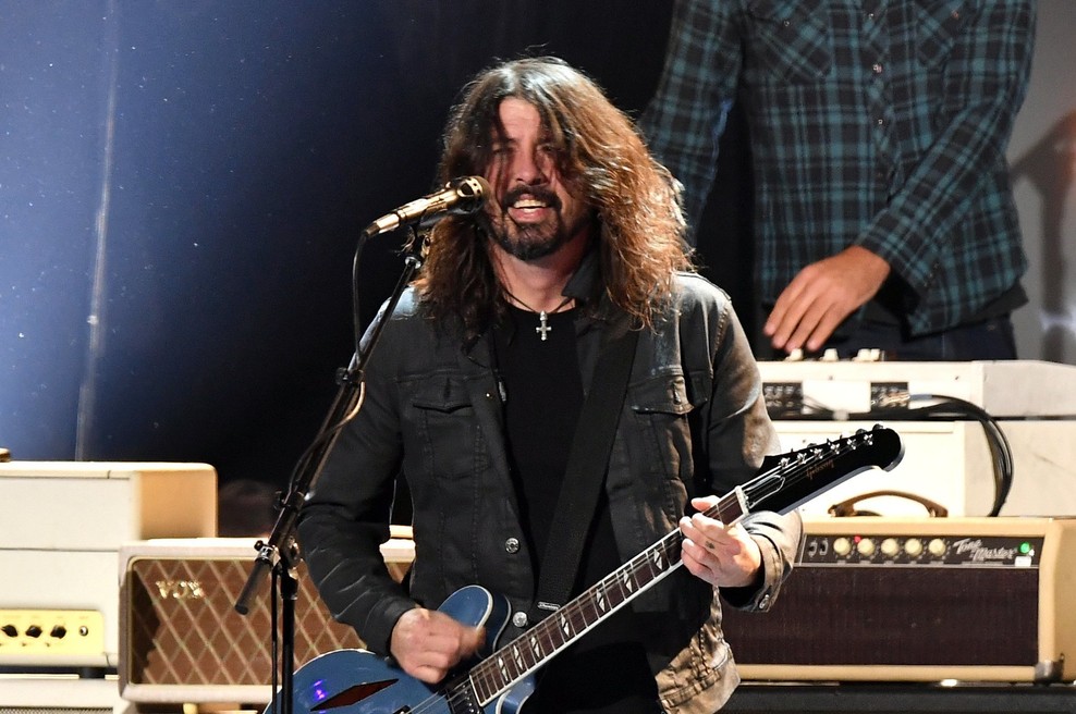 Dave Grohl desetletno čudežno bobnarko povabil na oder s Foo Fighters (foto: Profimedia)