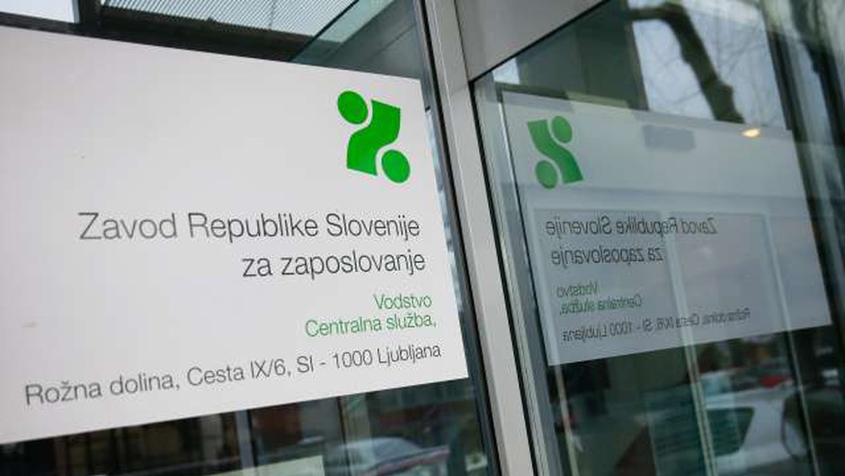 
                            Zavod za zaposlovanje za interventne ukrepe namenil več kot 310 milijonov evrov (foto: Anže Malovrh/STA)