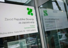 Incident na Zavodu za zaposlovanje: 20-letnik želel priti do svetovalke, nato pa ...
