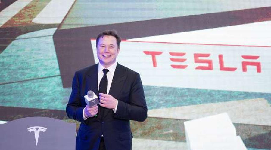 Elon Musk v enem dnevu opravil štiri teste - izid po dvakrat pozitiven in negativen (foto: STA)
