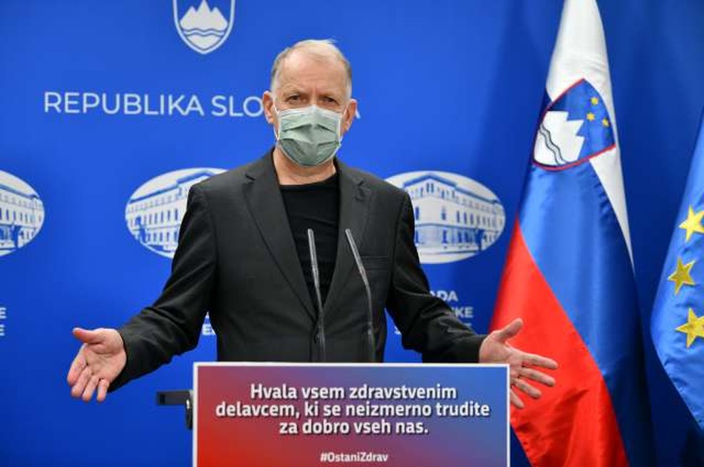 "Primerjava med covidom-19 in gripo ni mogoča, gre za popolnoma drug virus" (foto: Tamino Petelinšek/STA)