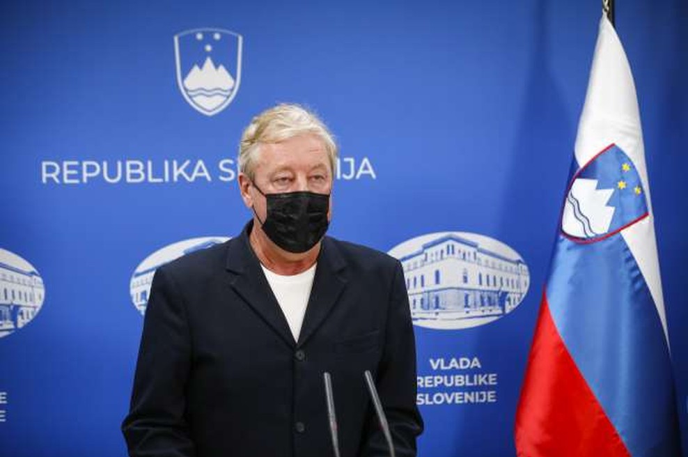 "Tudi ko smo uvajali elektriko, so bili ugovori: nevidna snov, ubije te lahko!" (foto: Anže Malovrh/STA)