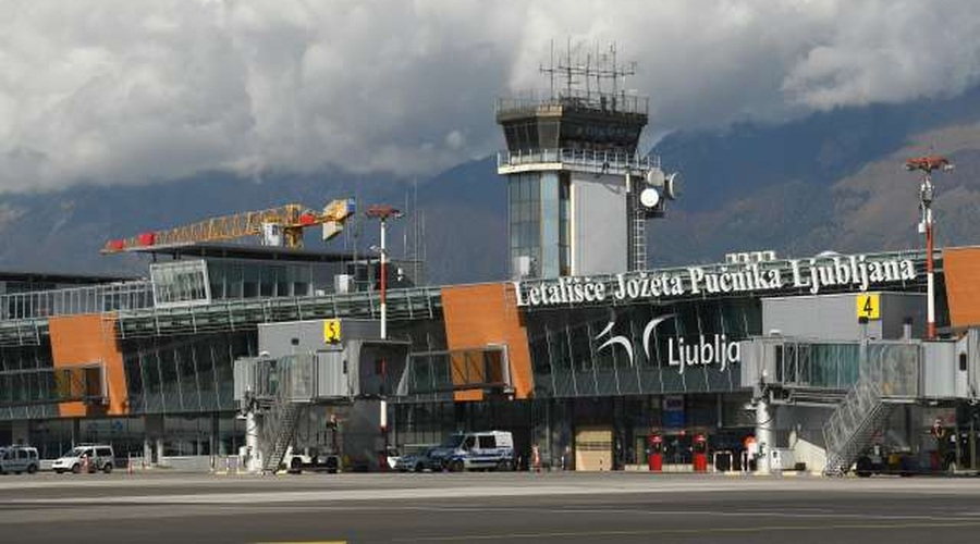 Evropska komisija odobrila slovensko shemo subvencioniranja letalskih povezav (foto: Tamino Petelinšek/STA)
