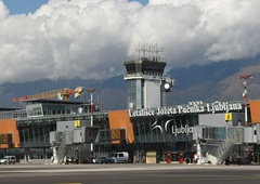 Letalska povezanost Slovenije je izredno slaba (slabšo ima samo še Belorusija): kje so rešitve?