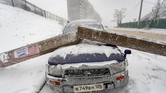 Ledeni dež v Vladivostoku: 150.000 ljudi brez vode in elektrike (foto: profimedia)