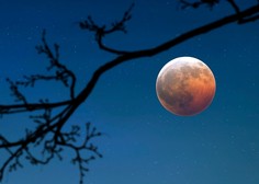 V ponedeljek nastopi lunin mrk, ki deluje kot izredno močna polna luna