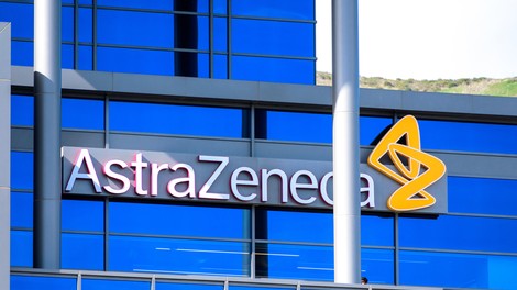 Cepivo AstraZenece, ki je cenejše in ga bo moč skladiščiti tudi pri 8 stopinjah, je v povprečju 70-odstotno učinkovito