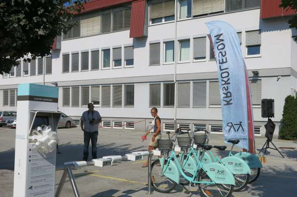 Kranjski sistem izposoje koles letos prvič tudi v zimskem času (foto: Tinkara Zupan/STA)