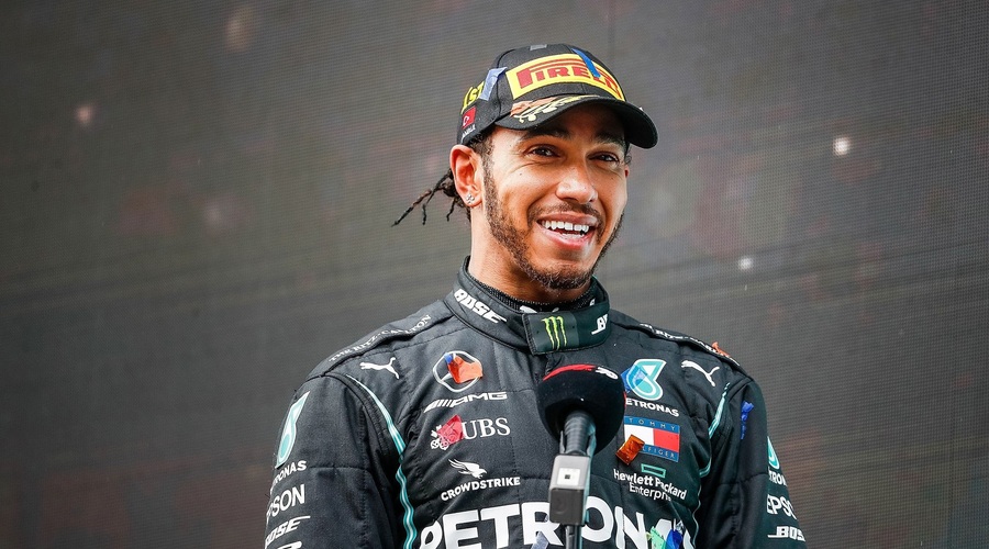 Včasih tudi svetovni prvak Lewis Hamilton doživi poraz (foto: Profimedia)