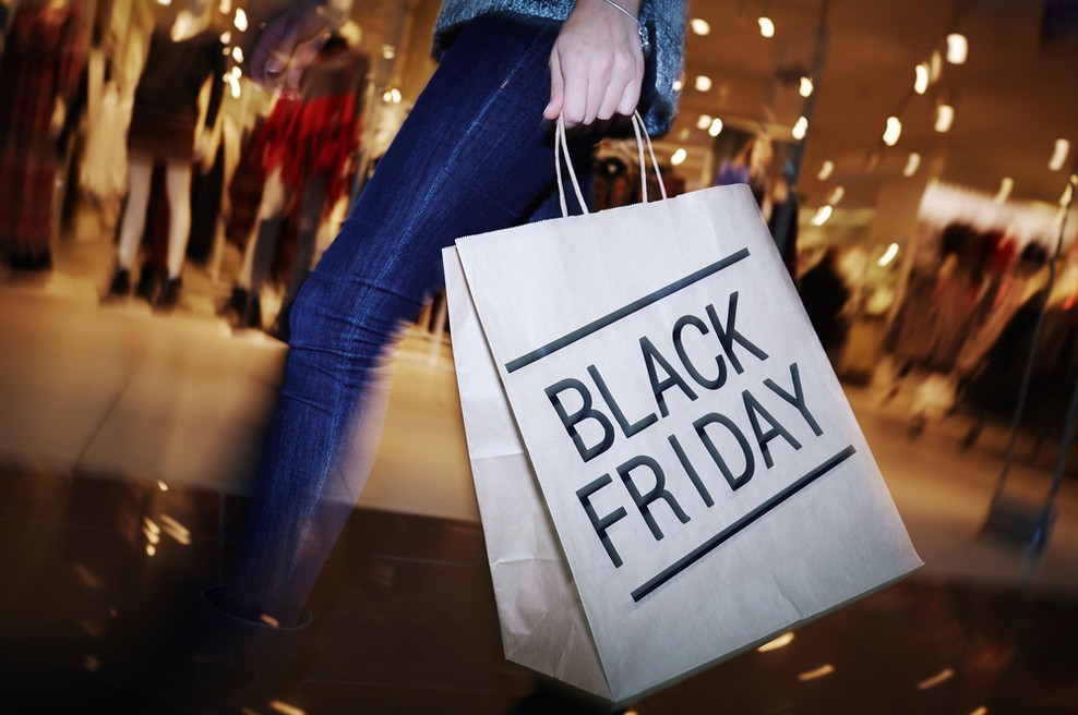 Letošnji črni petek (Black Friday) potrošniki manj zapravljivi kot v preteklih letih (foto: Shutterstock)