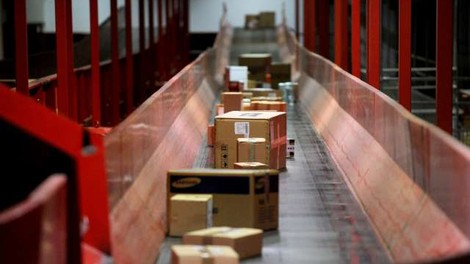 Pošta zaradi epidemije beleži še večji obseg paketnih pošiljk