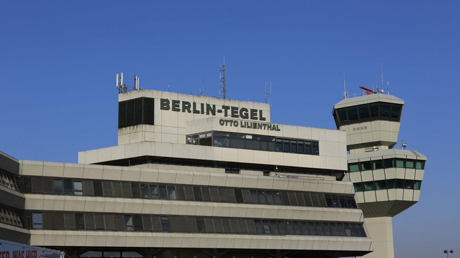 Nedavno zaprto berlinsko letališče Tegel bo eden od šestih centrov za cepljenje (foto: profimedia)