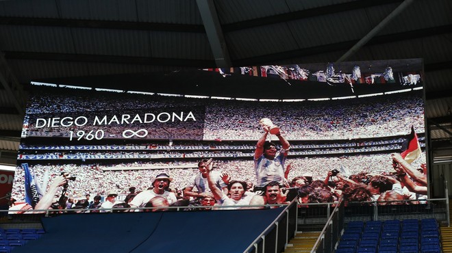 Ameriški strokovnjak za športne spominke trdi, da bi lahko dres Maradone prodali za dva milijona (foto: profimedia)