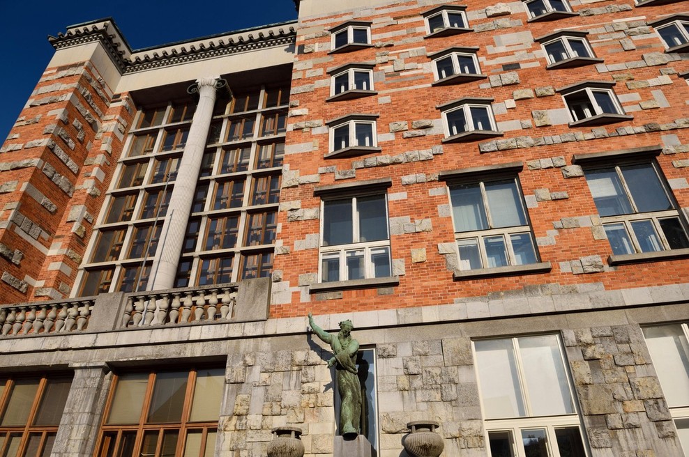 Digitalna knjižnica Slovenije obeležuje svojo 15. obletnico (foto: profimedia)