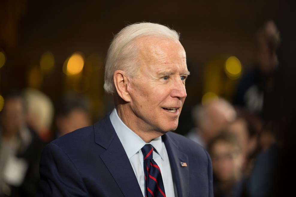 Biden si je med igro s svojim nemškim ovčarjem poškodoval nogo in bo več tednov nosil poseben škorenj (foto: Shutterstock)