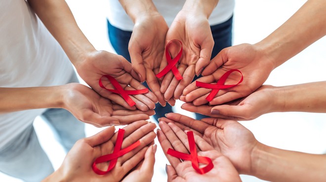Zaradi aidsa letno še vedno umre 690.000 ljudi, v Sloveniji letos najmanj novih okužb s hivom v zadnjih desetih letih (foto: Shutterstock)