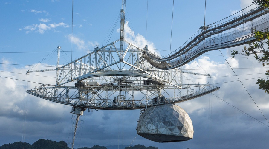 V Portoriku se je zrušil znameniti vesoljski radijski observatorij Arecibo (foto: Profimedia)