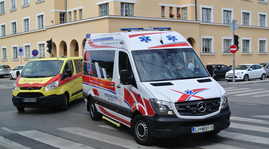 UKC Ljubljana: Dodaten naval poškodovanih zaradi snega in poledice lahko pomeni kolaps sistema (foto: Shutterstock)