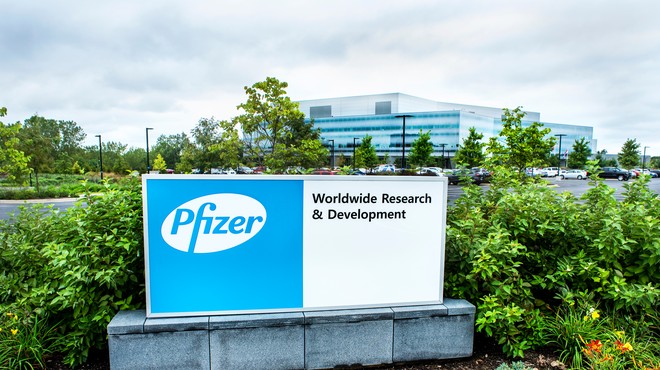 Cepivo Pfizerja bodo v ZDA verjetno začeli uporabljati že naslednji teden, prve bodo cepili zdravstvene delavce (foto: Shutterstock)