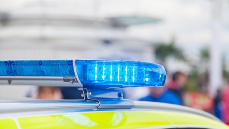 Švedinjo oprostili suma dolgoletnega zadrževanja sina v ujetništvu