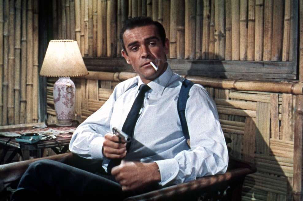 Pištolo Jamesa Bonda, ki jo je imel  v filmu Dr. No Sean Connery, na dražbi prodali za četrt milijona (foto: profimedia)
