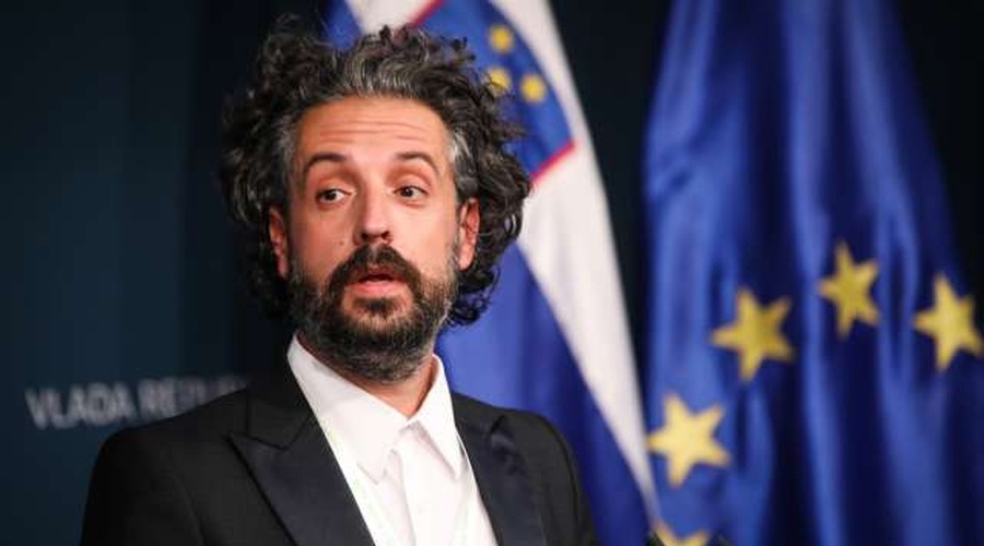 Razloge za odstop Fafangela lahko najdemo v teh njegovih odgovorih za Mladino (foto: Anže Malovrh/STA)