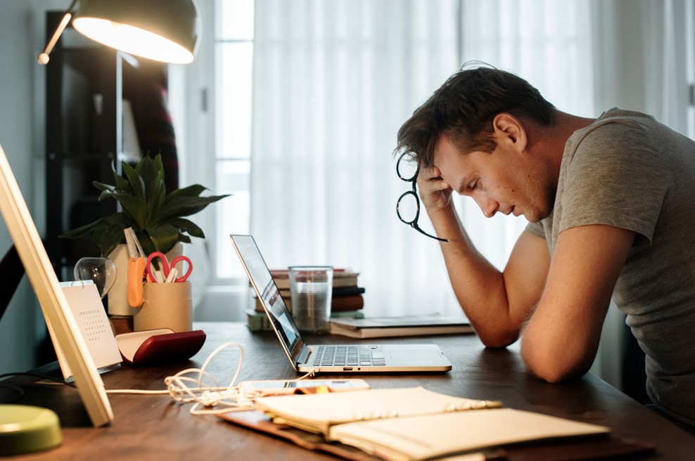 Kar sedem od desetih Slovencev poroča o prekomernem stresu, povezanim z delom (foto: Shutterstock)