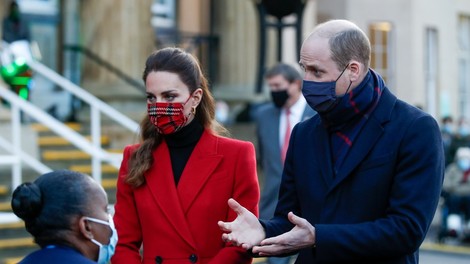 Potovanje princa Williama in Kate dviga precej prahu, na Škotskem in v Walesu doživela hladen sprejem