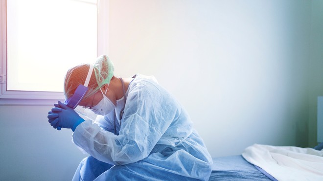V ponedeljek umrlo največ bolnikov s covidom-19 doslej, Gantar objavil prve ocene posledic epidemije v zdravstvu (foto: Shutterstock)