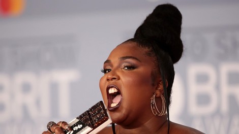 Pevka Lizzo na TikToku pokazala svoje telo, ker želi, da se ljudje ne sramujemo svojega videza