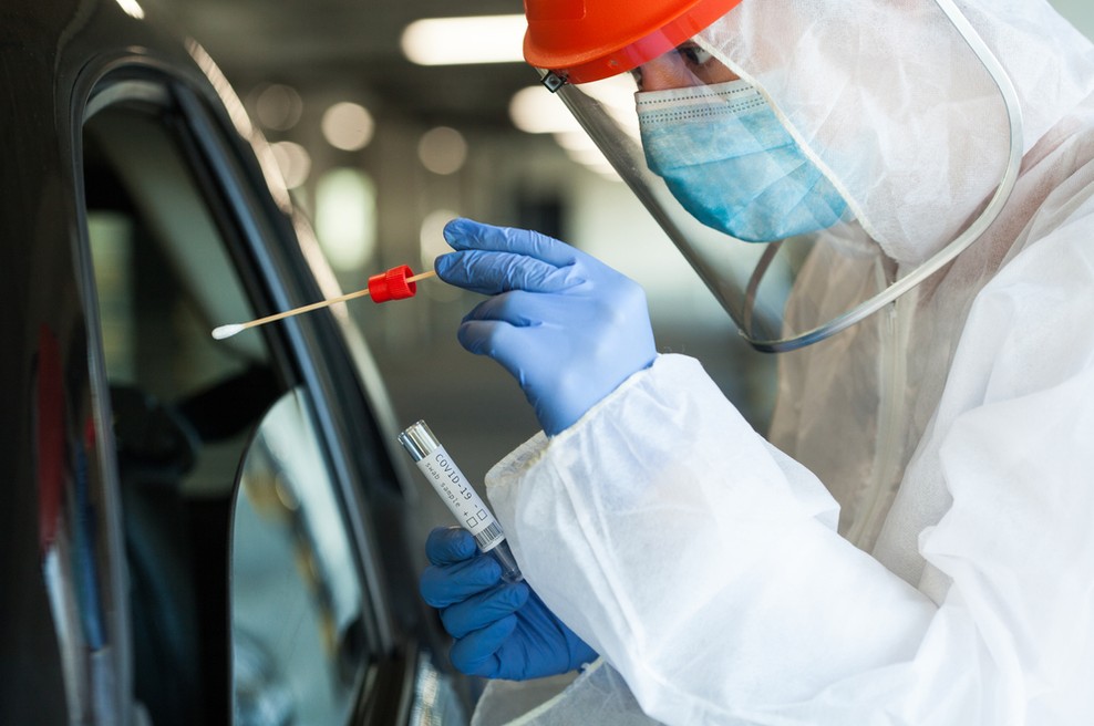 Delež pozitivnih testov v sredo še naprej visok, znašal je 28,9 odstotka (foto: Shutterstock)