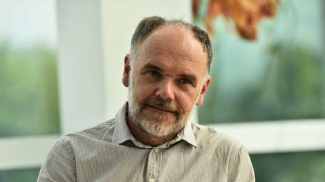 Dr. Roman Jerala: "Kot biokemik ne vidim, kako bi cepivo sploh lahko povzročilo stranske škodljive učinke!"