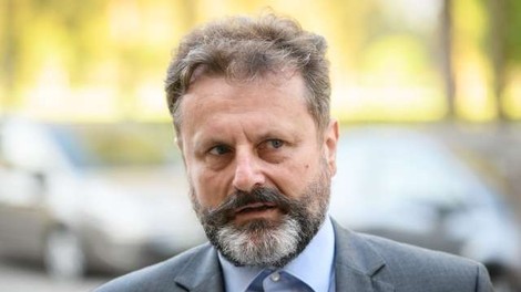 Štirje poslanci DeSUS-a bodo podpirali vlado do konca, če ne bo šlo drugače, bodo izstopili iz stranke