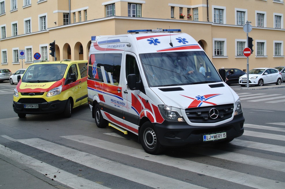 Vse več bolnikov se vrača na ljubljansko urgenco zaradi težav po prebolelem covidu-19 (foto: Shutterstock)