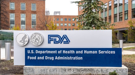 Svetovalni odbor FDA podprl izredno odobritev cepiva Pfizerja in BioNTecha