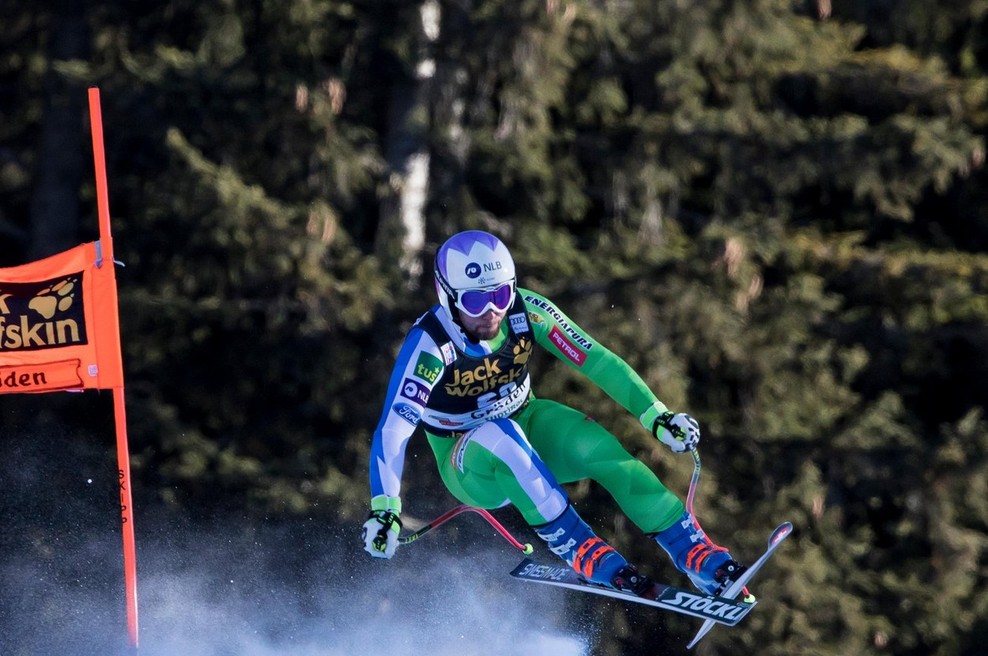 Martin Čater s številko 41 do presenetljive smukaške zmage v Val d'Iseru (foto: profimedia)